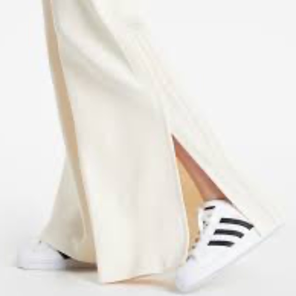Brand New Adidas ADICOLOR CLEAN CLASSICS PANTS - Picture 8 of 16